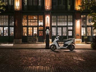 Professional thieves steal Silence electric scooter with a getaway van but don’t get away with it