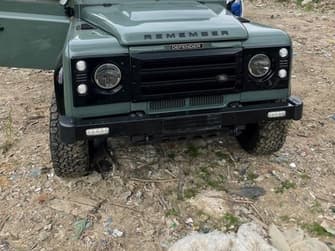 Tracker Reunites Land Rover Dedicated To Late Godson And British Soldier With Its Owner