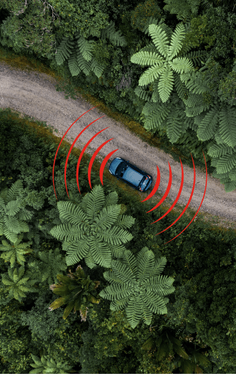 Blue car on road with red signal radar website
